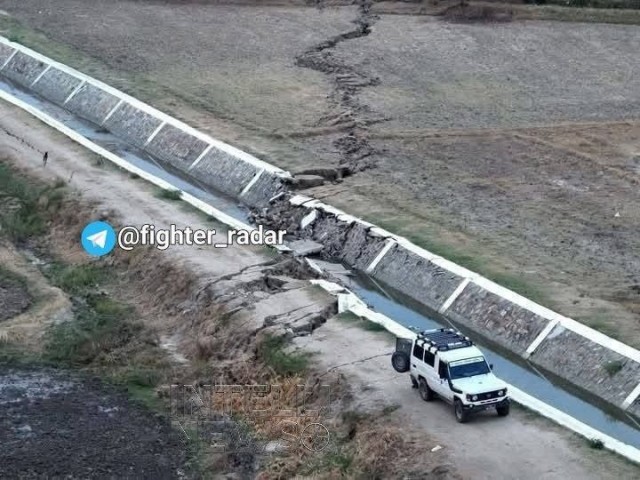 Деформация поверхности в Мьянме после землетрясения магнитудой 7.7.