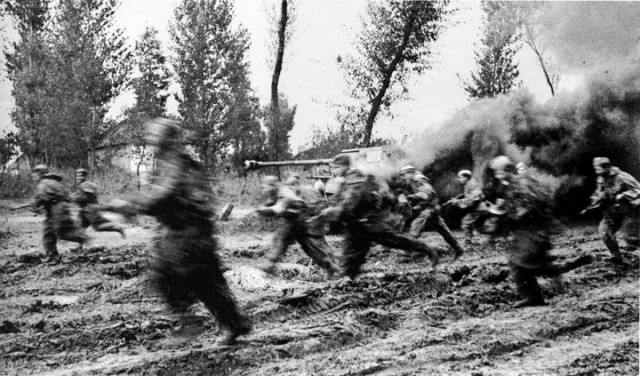 Фото атак времен Великой Отечественной Войны.