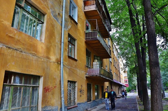 Екатеринбурге вторичное жилье недорого на уралмаше. Уралмаш Екатеринбург. Уралмаш Екатеринбург улицы. Уралмаш Эстетика. Екатеринбург Эстетика города Уралмаш.