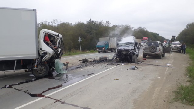 Водитель Toyota Land Cruiser Prado погиб на месте ДТП в Южно-Сахалинске