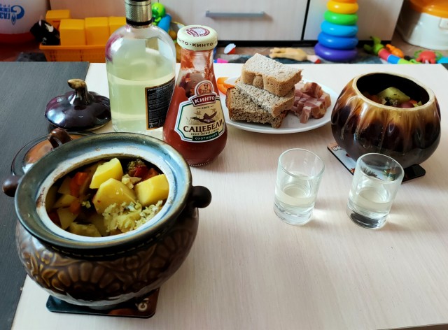 Сделал подарок на 8 марта.