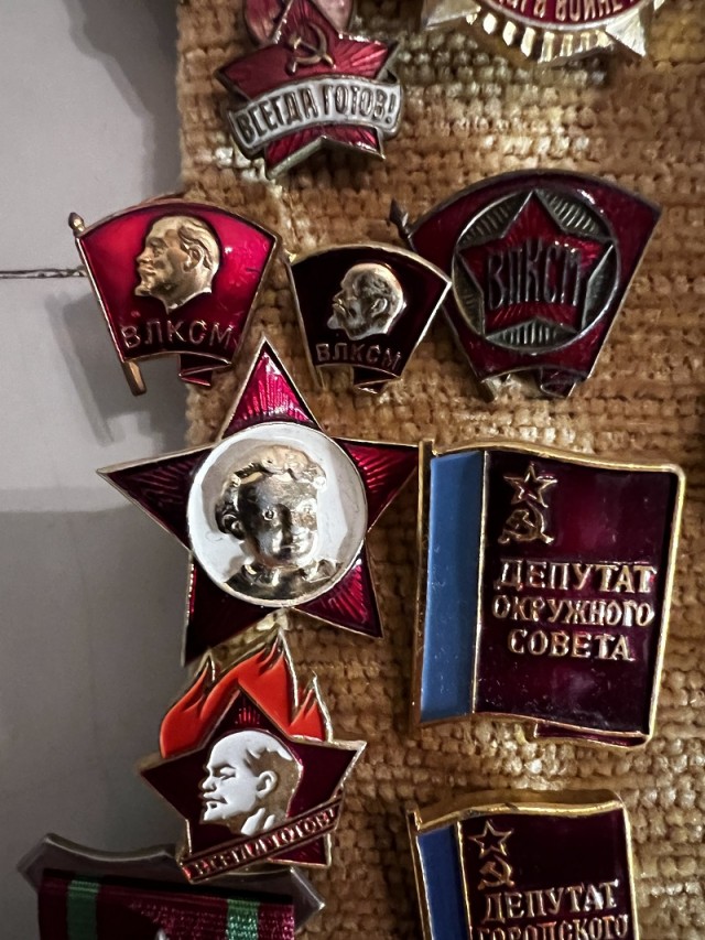 Как выглядели пионеры социалистических стран Европы. Их форма, значки и галстуки