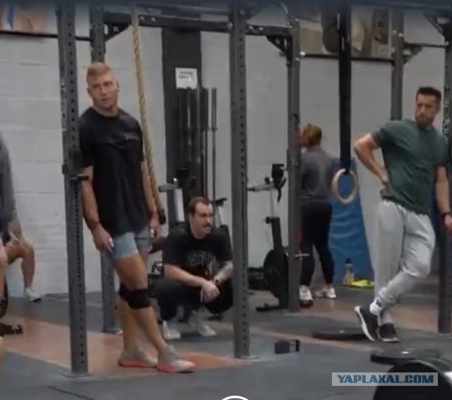 Неплохо толкнула