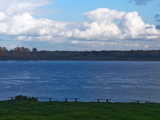 Когда река становится сценой