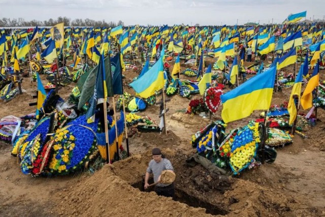 Зеленский заявил, что за четыре года войны Украина потеряла 55 тысяч военнослужащих.