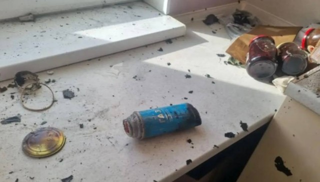 В Одинцово произошёл взрыв в квартире жилого дома — обломки повредили припаркованные у дома машины