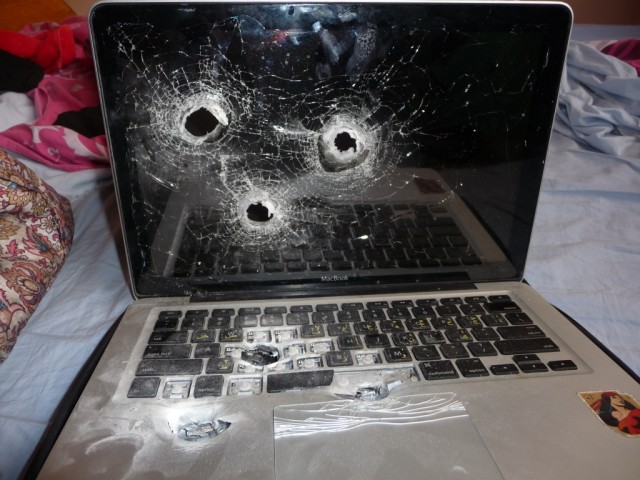 Расстреляли ноутбук