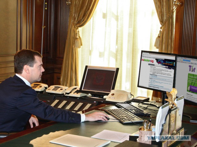Дмитрий Медведев обнаружил, что блокировка Rutracker не работает