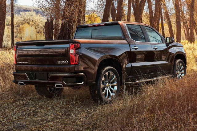 Новый пикап Chevrolet Silverado представили в Детройте