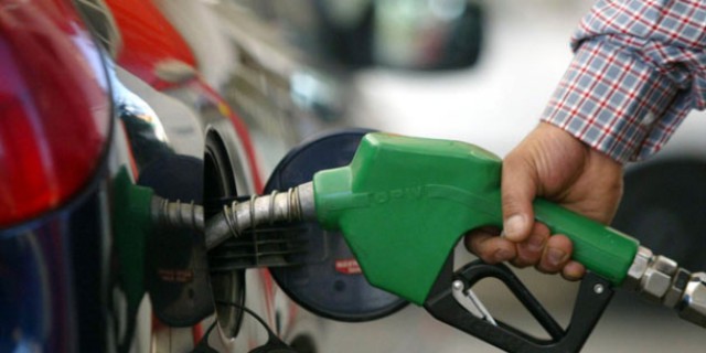 Биржевые цены на топливо резко выросли из-за отсутствия продукции "Роснефти"