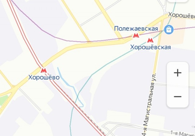 В Москве упавшего на пути метро мужчину вытянули прямо перед приближающимся поездом