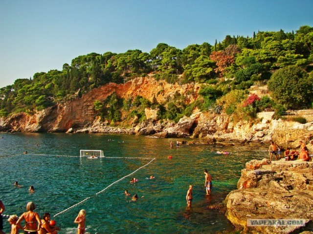 И целого мира мало!