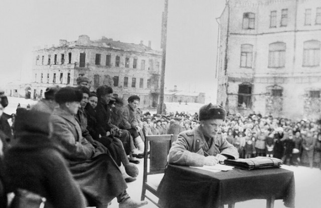 Как банда бывших эсэсовцев переодевшись в советскую форму грабила жителей Берлина. Что с ними стало