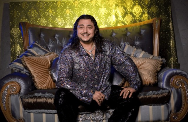 Цыганские бароны: кто они и откуда берут деньги на огромные особняки с крутыми тачками?