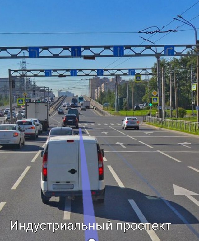 В Петербурге мотоциклист на огромной скорости врезался в полицейскую машину