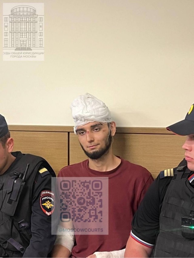 Часть четыре:Нападавший вчера на полицейских на Щелковском шоссе таджик Шеравган Кунджумов арестован в Преображенском суде Москвы