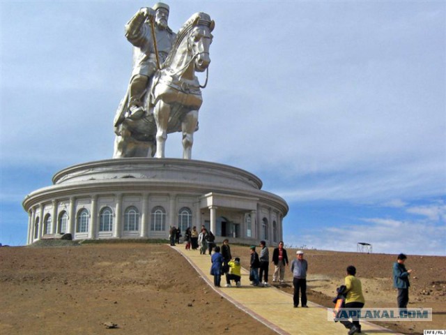 Семь персонажей, ставших символами разных стран