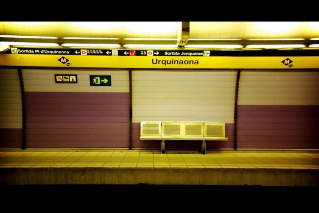 На чем посидеть в метро?