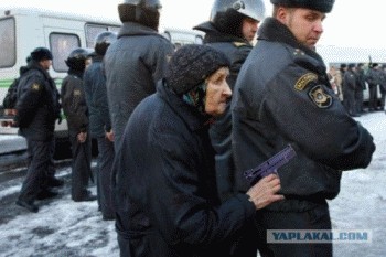 Фотожаба: Бабка и менты