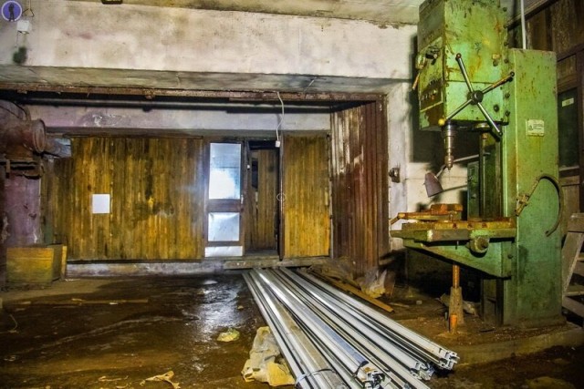 Заброшенный подземный цех со станками на случай войны