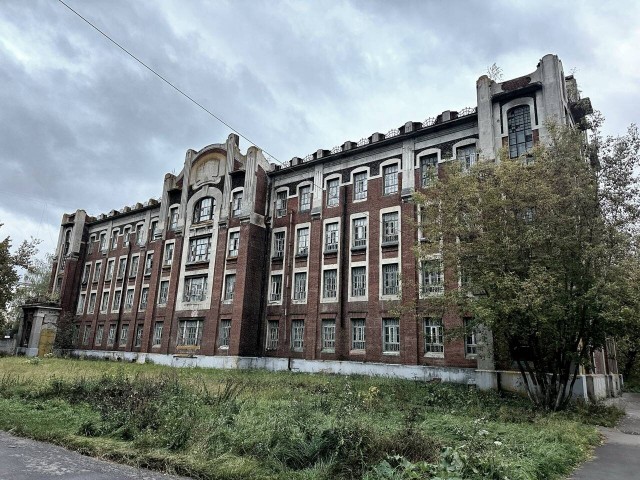 Заброшенная психиатрическая больница: мрачная история памятника архитектуры