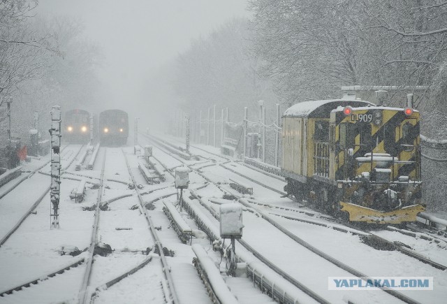 Снегоуборочная техника Нью-йоркского метро.