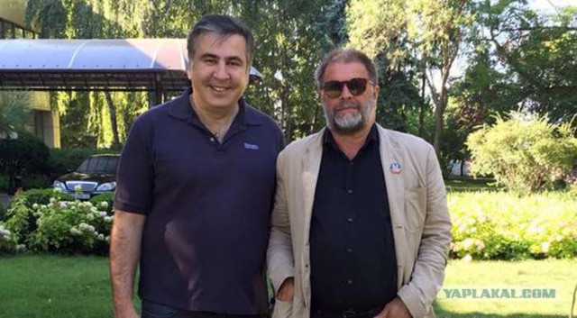 БГ поет в метро