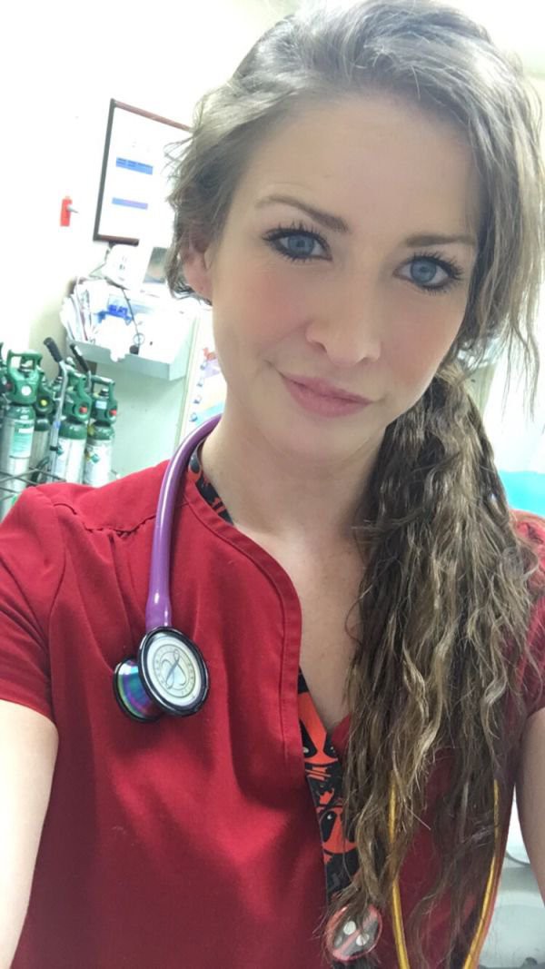 Девушки, которым скучно на работе