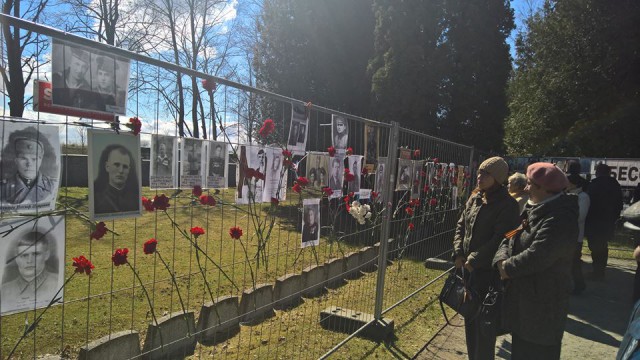 Памятник Неизвестному Солдату в Таллине 9-ого Мая.