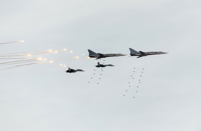 CNN Россия нанесла первый авиаудар в Сирии - 3
