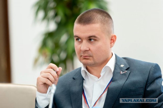 На комика Гудкова пожаловались в СК из-за клипа «Я узкий»