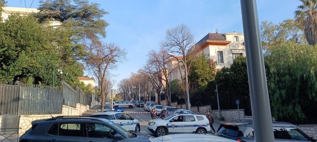 Взрыв прогремел недалеко от российского консульства в Марселе, передает BFM TV