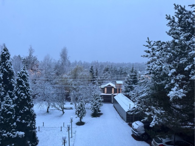 С первым снегом нас!))