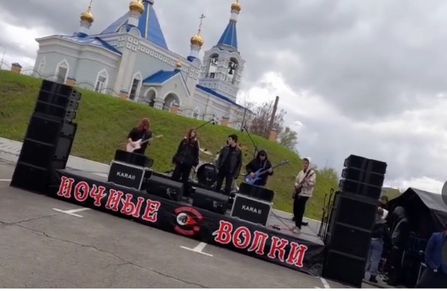 Двух жительниц Ростова-на-Дону задержали за танец на фоне церкви