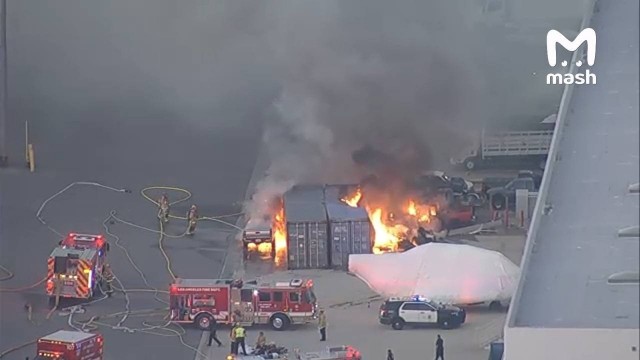 Теле-вертолёт прилетел снимать жёсткое ДТП с автобусом в Лос-Анджелесе