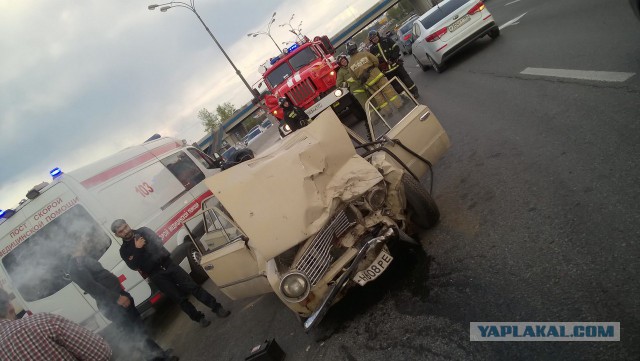 Как не стоит поворачивать на МКАДе