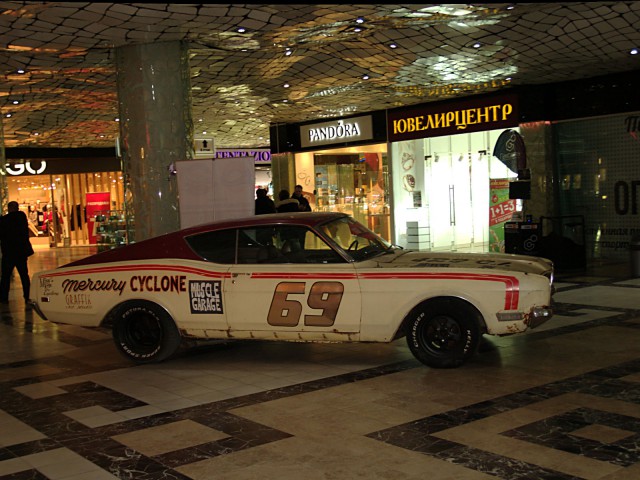 Retro Car Show. СПб, ТЦ Питерлэнд.