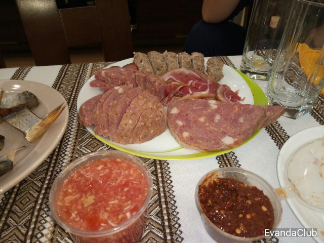 А ты уху ел? Нет, футбол, смотрел :)