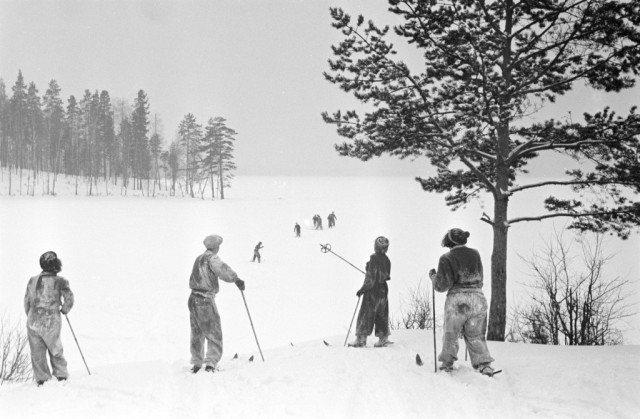 Когда айфонов не было, а снег был, Москва.
