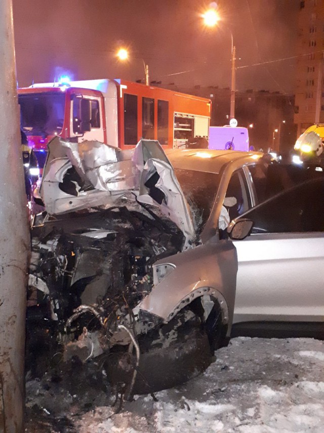Три человека погибли в ДТП в Петербурге, уходя от полицейской погони
