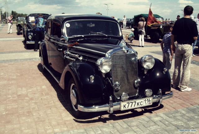 Выставка ретро автомобилей