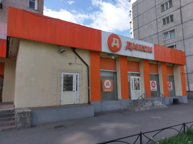 В Питере продавщица "Дикси" отказалась обслуживать покупателя-транса