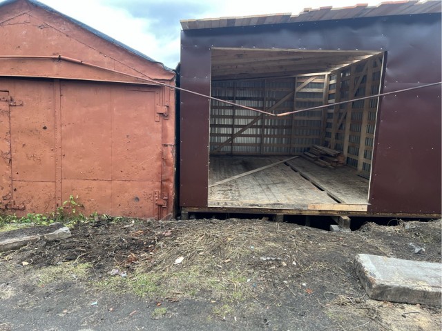 Сломали гараж