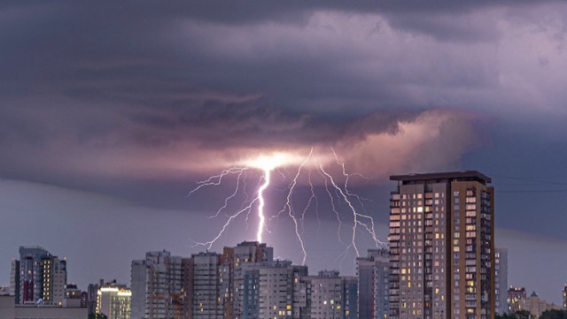 В Москве в ночь на 19 апреля может пройти первая весенняя гроза