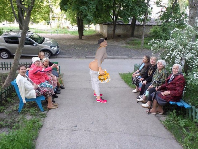 Фотожаба. На заправке.
