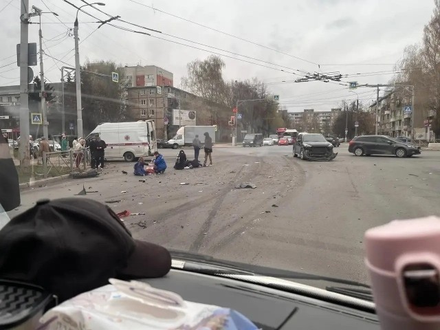 Протаранил скорую