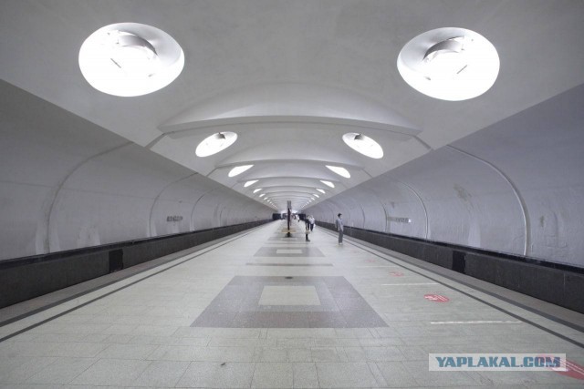 Подземные дворцы вместо «дыр в земле»: чем московское метро шокирует иностранцев?