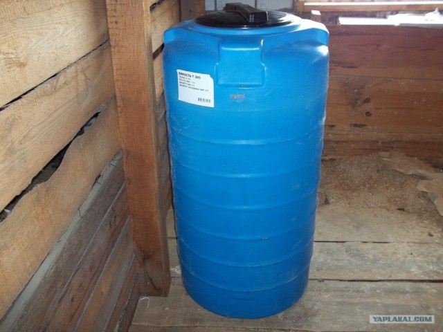 Накопительный бак для воды в загородном доме