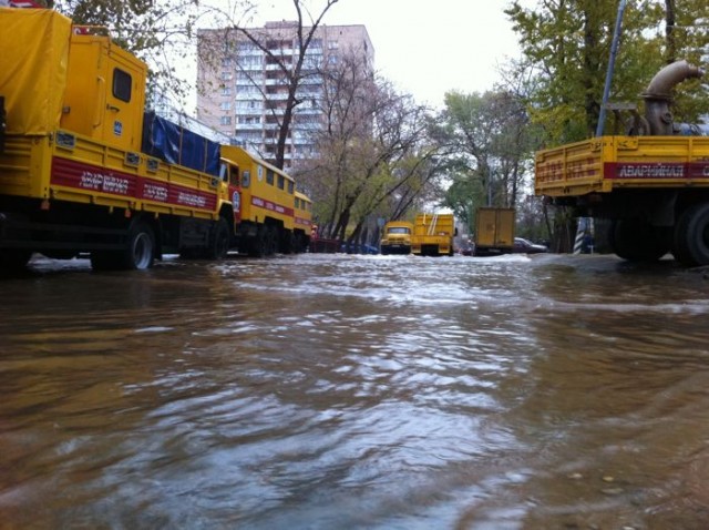 Искуственное наводнение - авария на Маломосковской