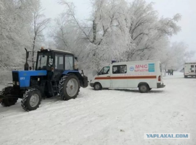 Турецкий грузовой самолет упал на дачи под Бишкеком